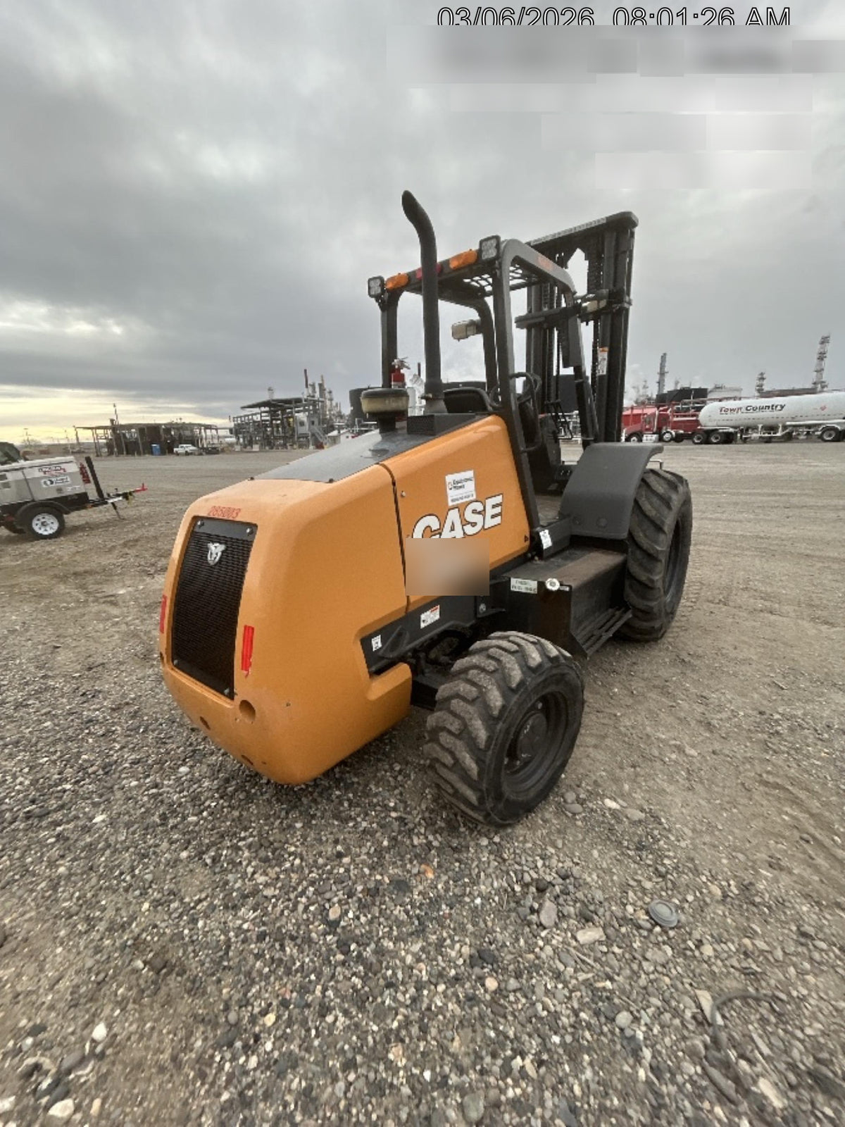 2023 CASE 588H
