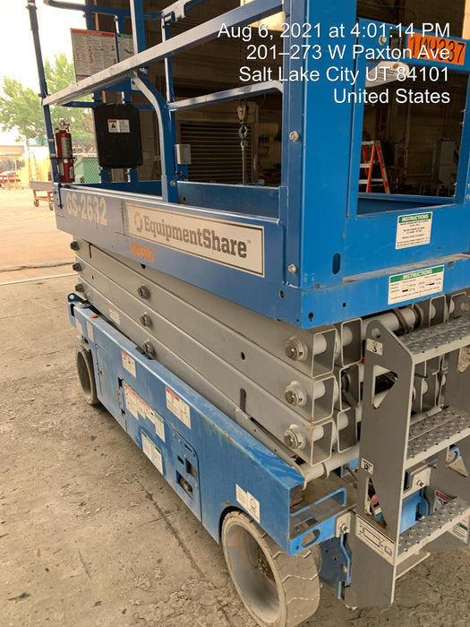 2020 Genie GS-2632 Solid NM Tires, Folding Rails with Half-Height Swing Gate, Beacon