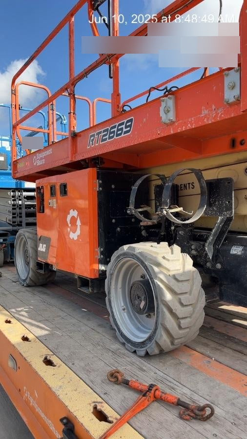 2022 JLG RT2669