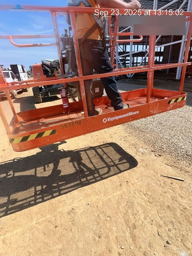 2025 JLG 660SJ