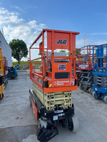2023 JLG ES2632