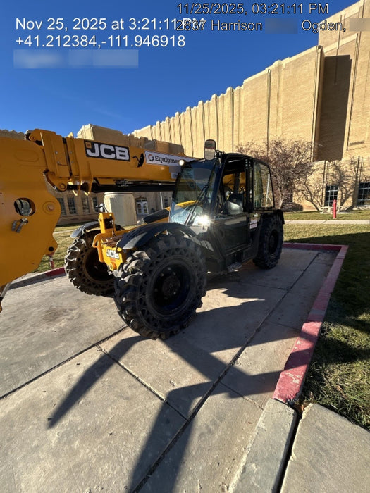 2019 JCB 509-42 Cab/Heat/Air, 74 HP, Solid Tires, STD Worklight, Beacon, Aux Hydraulics, Lifting Eye, Back up Alarm w/66" Carriage/60" Forks