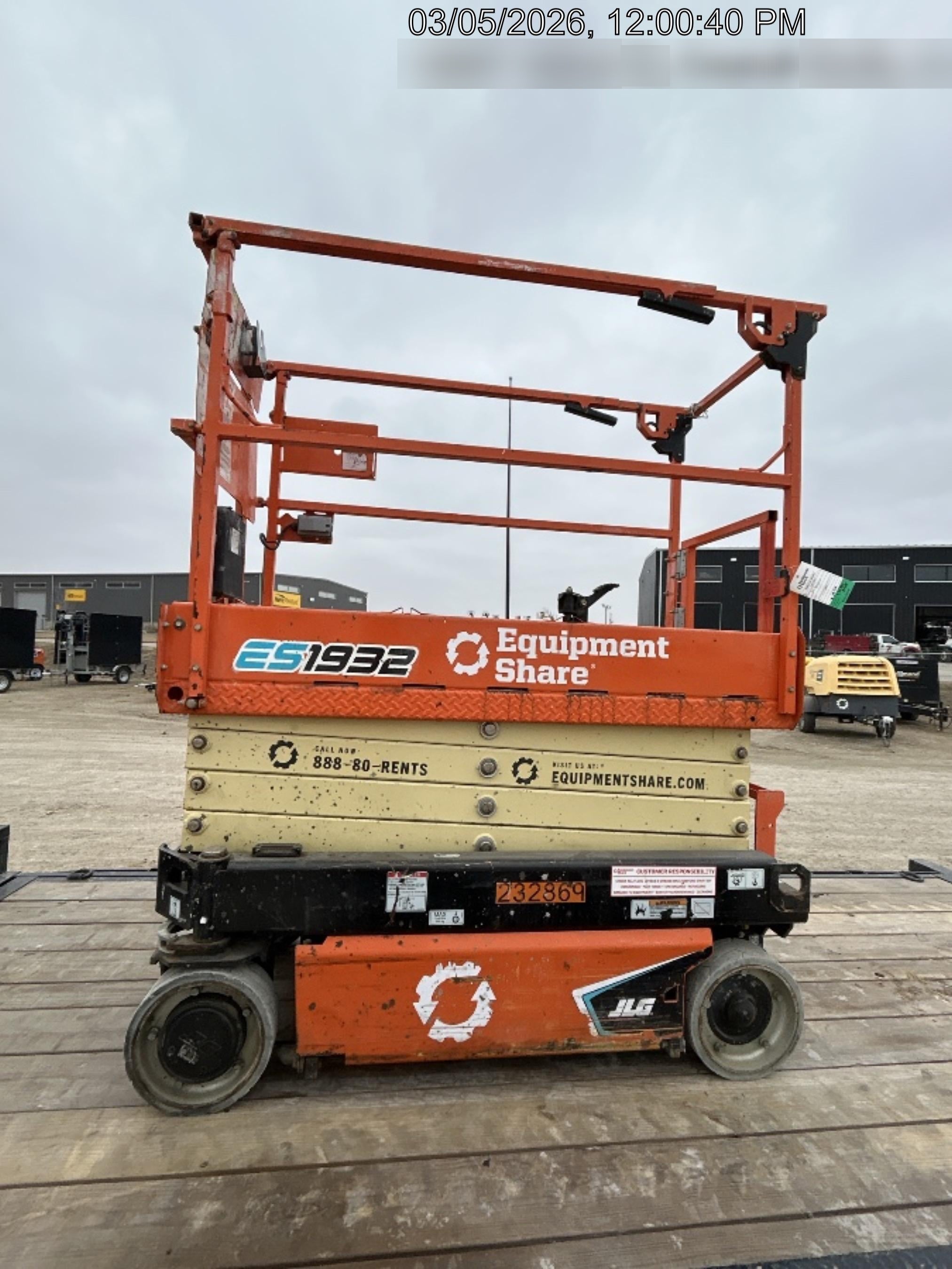 2022 JLG ES1932