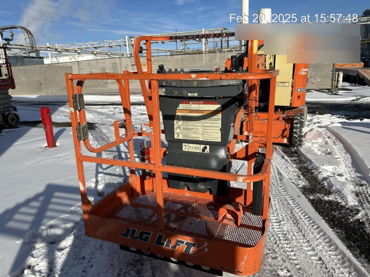 2019 JLG E300AJP