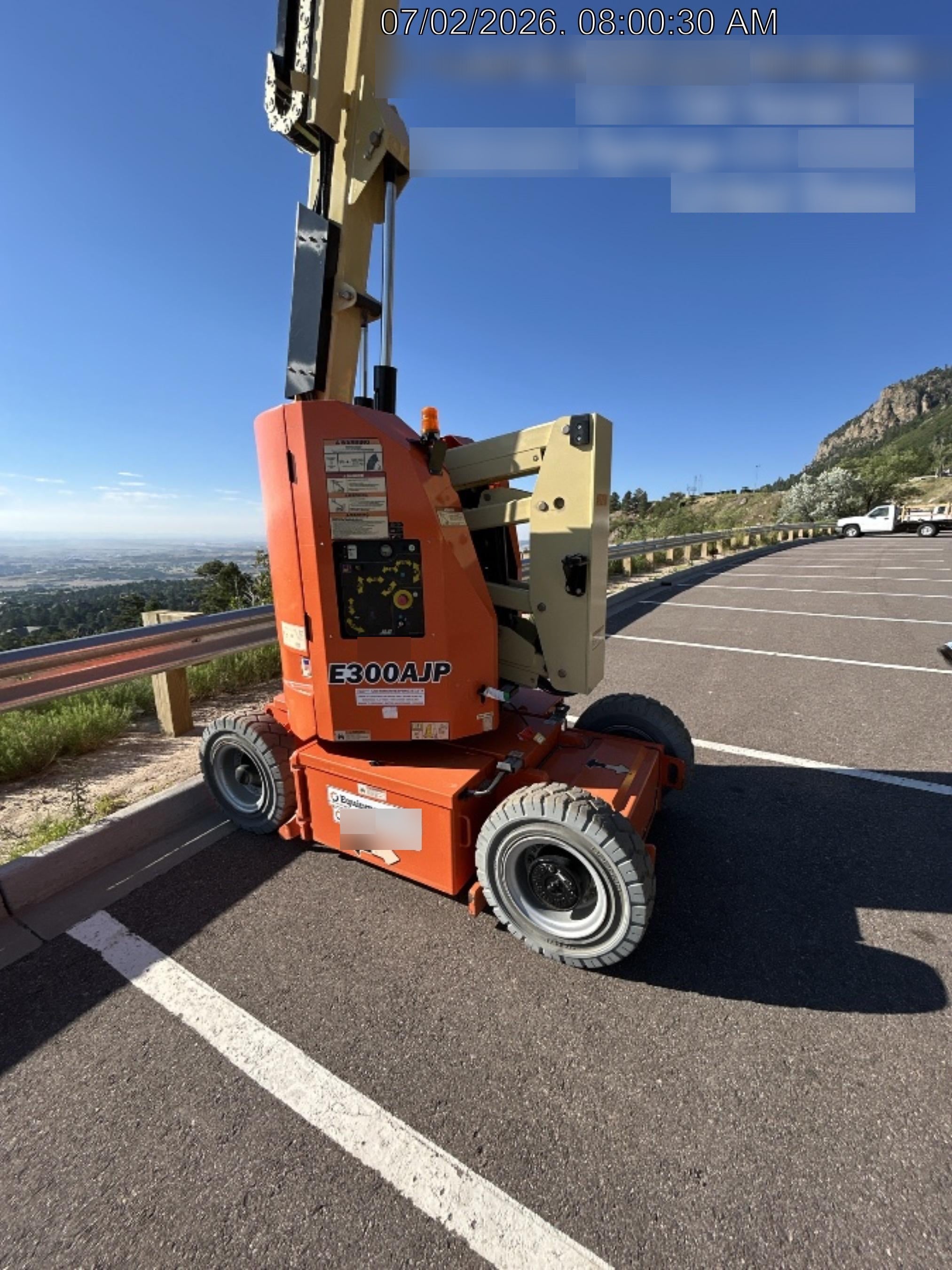 2019 JLG E300AJP
