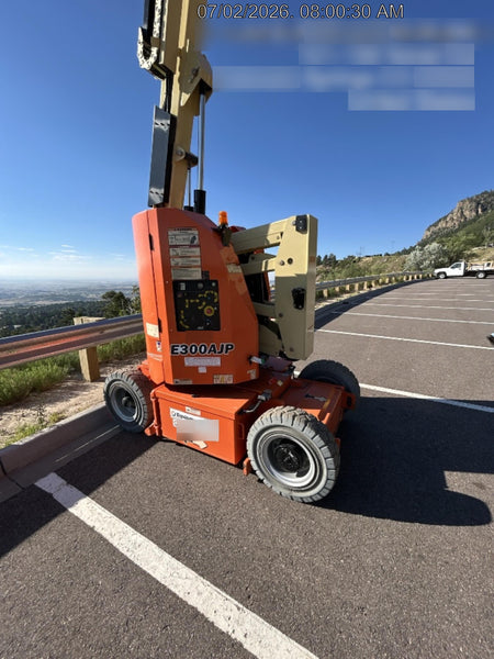 2019 JLG E300AJP