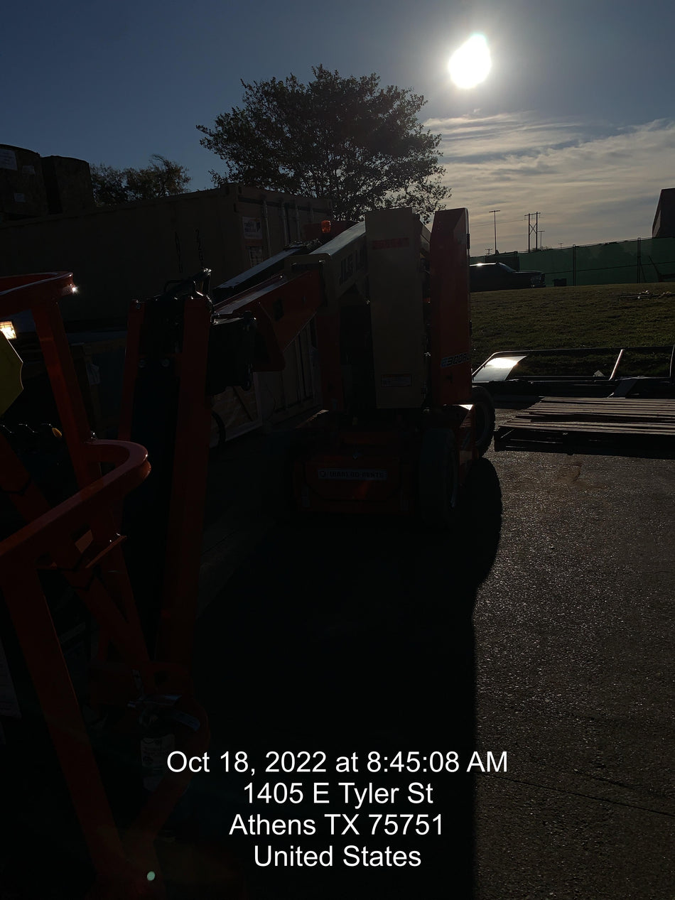 2022 JLG E300AJP