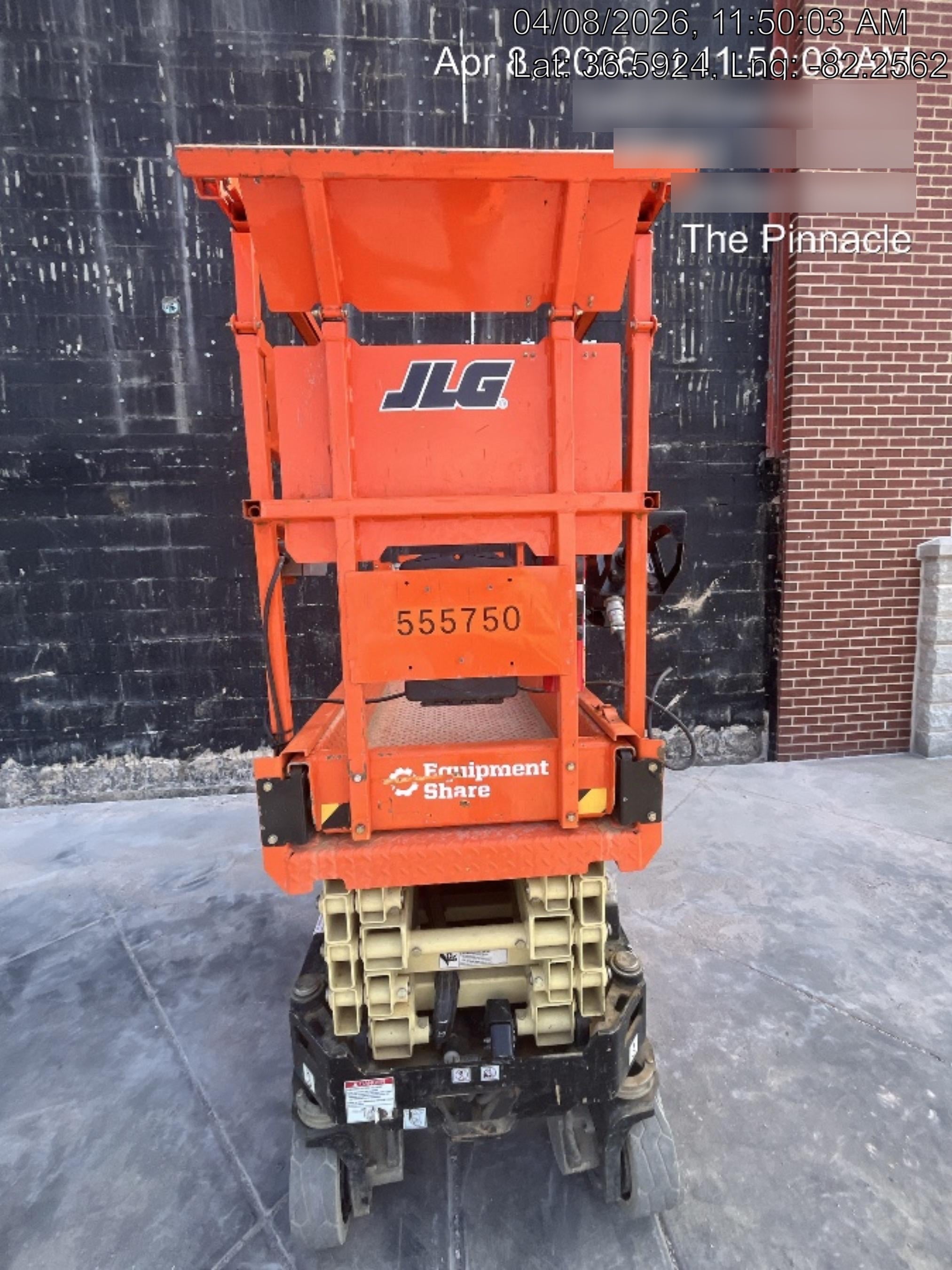 2025 JLG ES1932