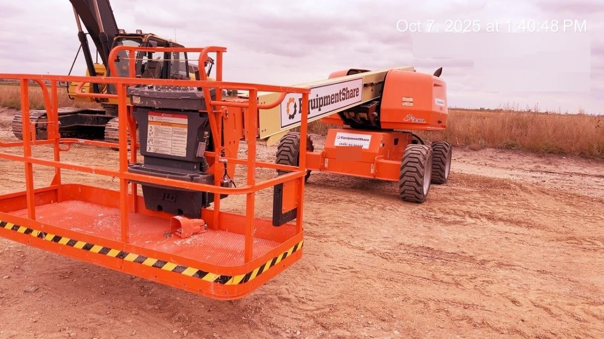 2020 JLG 600S