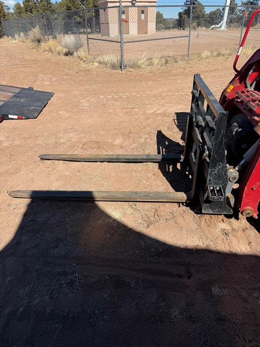 2023 ARROW MATERIAL HANDLING 72" Pallet Forks - Arrow