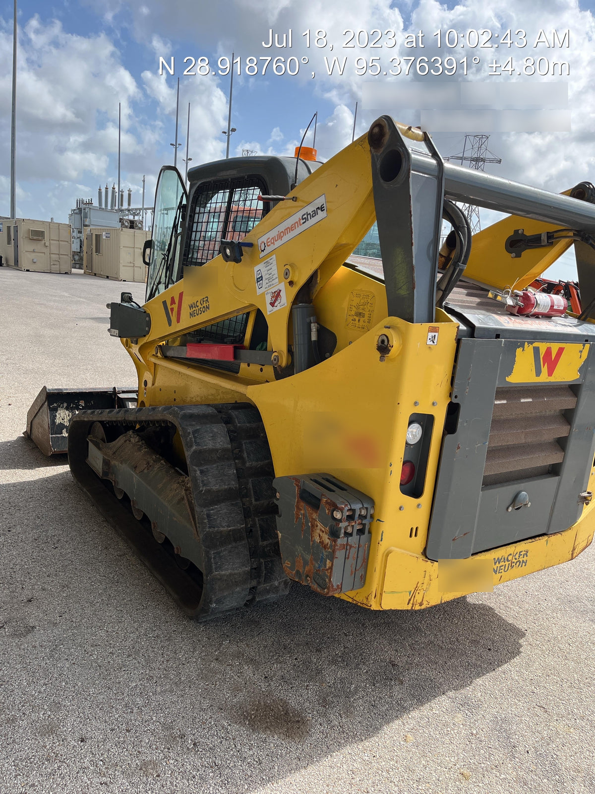 Wacker Neuson ST45 14-Pin Attachment Control T3 Bucket Leveling, Ride Control, CAB/Heat, A/C, Cyclonic Engine Pre-Cleaner, Block Heater (110v) T4F, Counter Weights, Dual Beam Work Lights,  Radio, Back-Up Camera, Zero-Drift Hydraulic Valve, Foot Throttle, 4 Way Flasher Kit, Scavenger Air Cleane, Synthetic Hydraulic Oil, High Flow LF	Hydraulic Coupler SSL/CTL