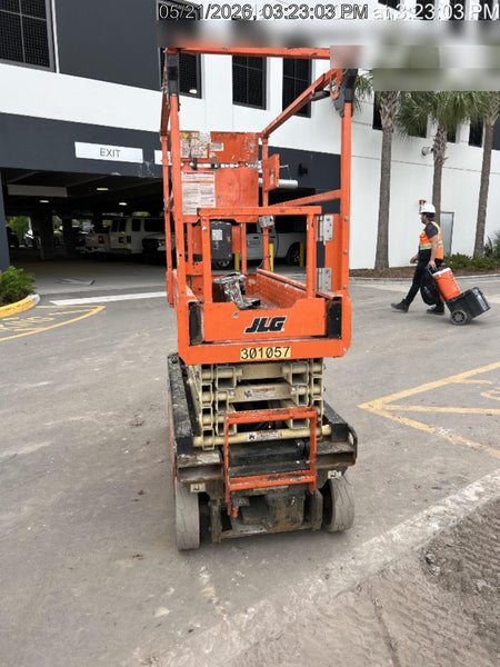2023 JLG ES1932