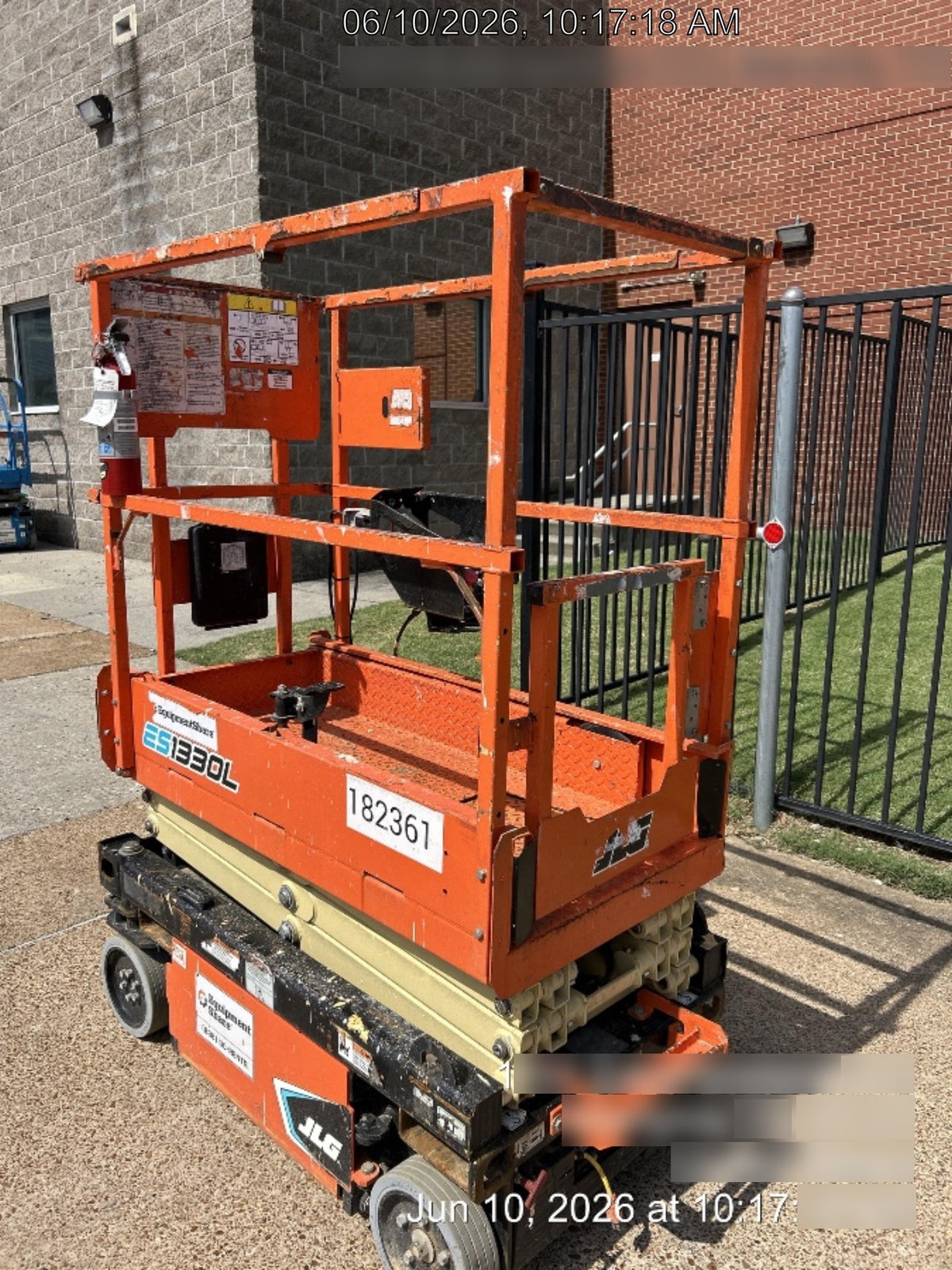2021 JLG ES1330L