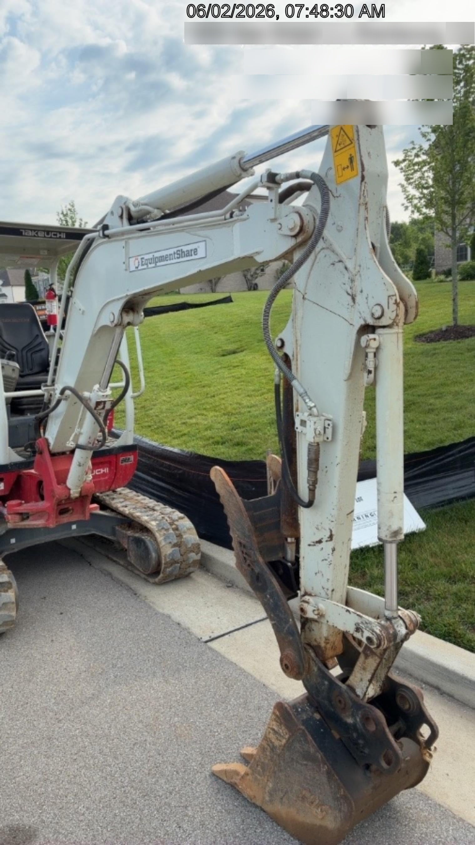 2022 TAKEUCHI TB235-2R