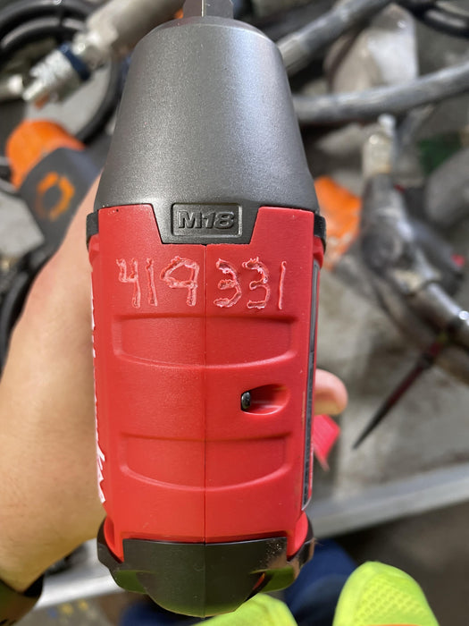 2024 MILWAUKEE 2758-20