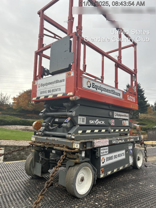 2020 Skyjack SJIII-3219 Solid NM Tires, Half height spring hinged entry gate, Dual Beacons, 800W Inverter