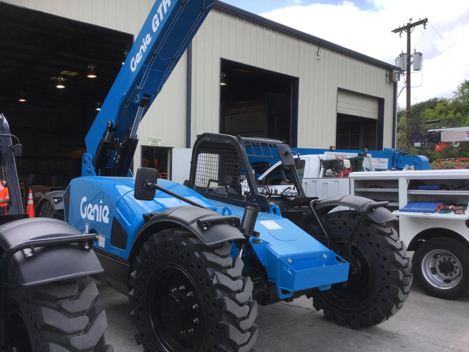 2017 GENIE GTH-844