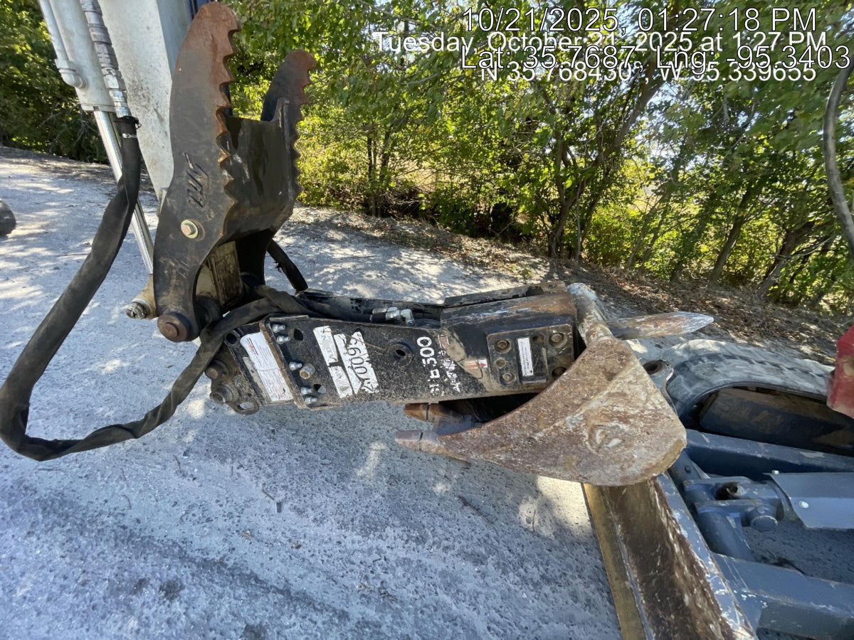 2023 TAKEUCHI TB250-2CR