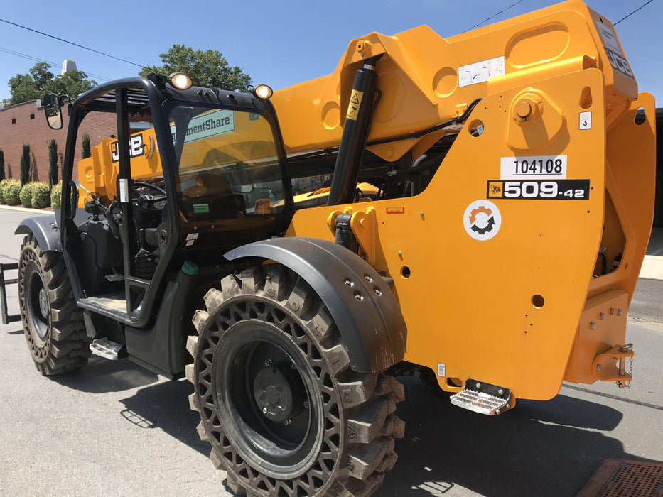 2020 JCB 509-42 Canopy, Solid Tires, Work Lights, Beacon, Aux Hydraulics, Back up Alarm, Lifting Eye, ES Decals