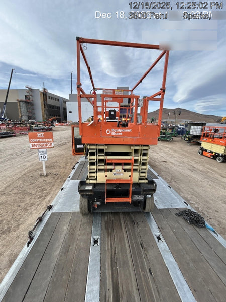 2022 JLG ES3246