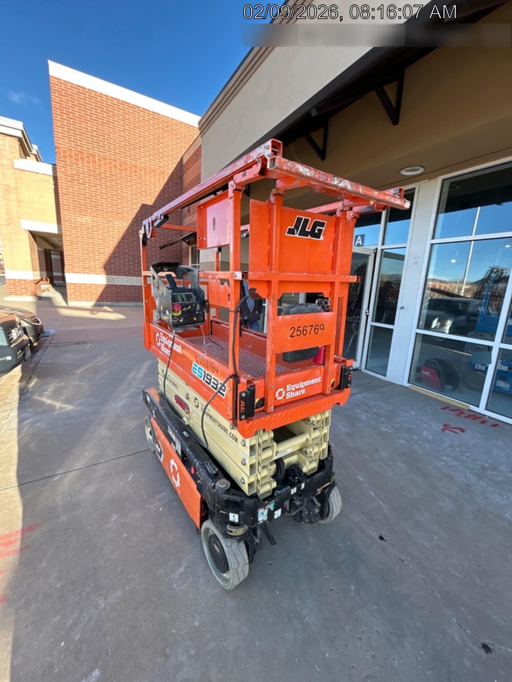 2022 JLG ES1932