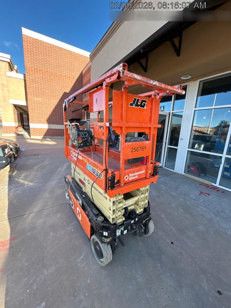 2022 JLG ES1932