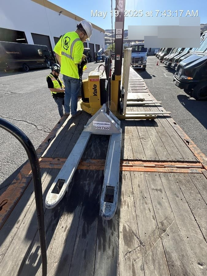 2021 STRONGWAY 4400 lb Pallet Jack