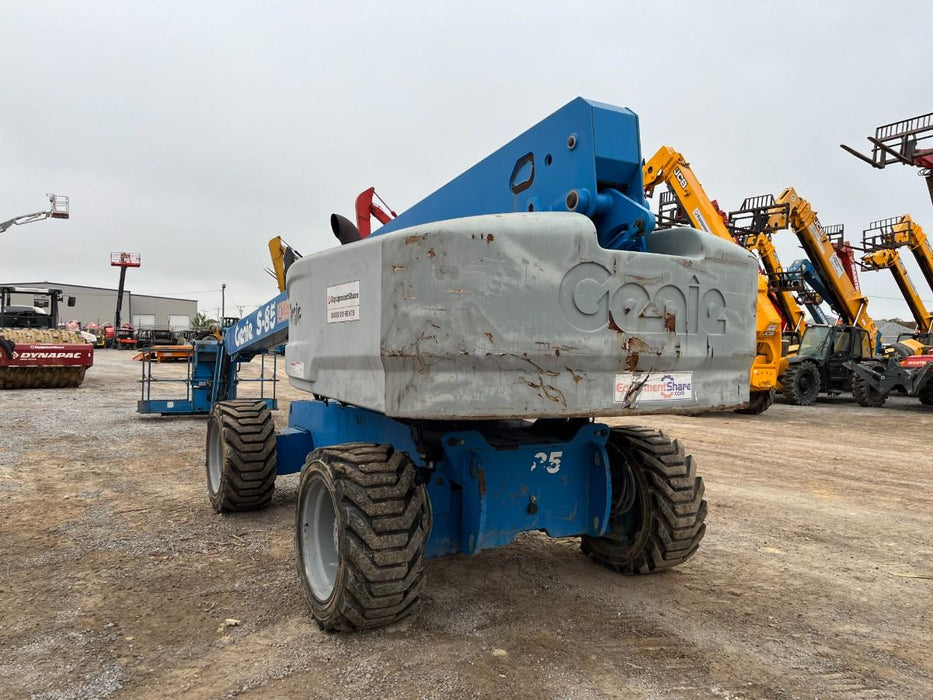 2016 Genie S-85