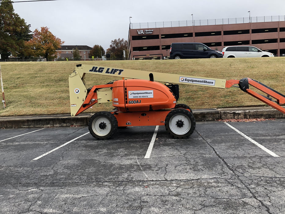 2018 JLG 600AJ