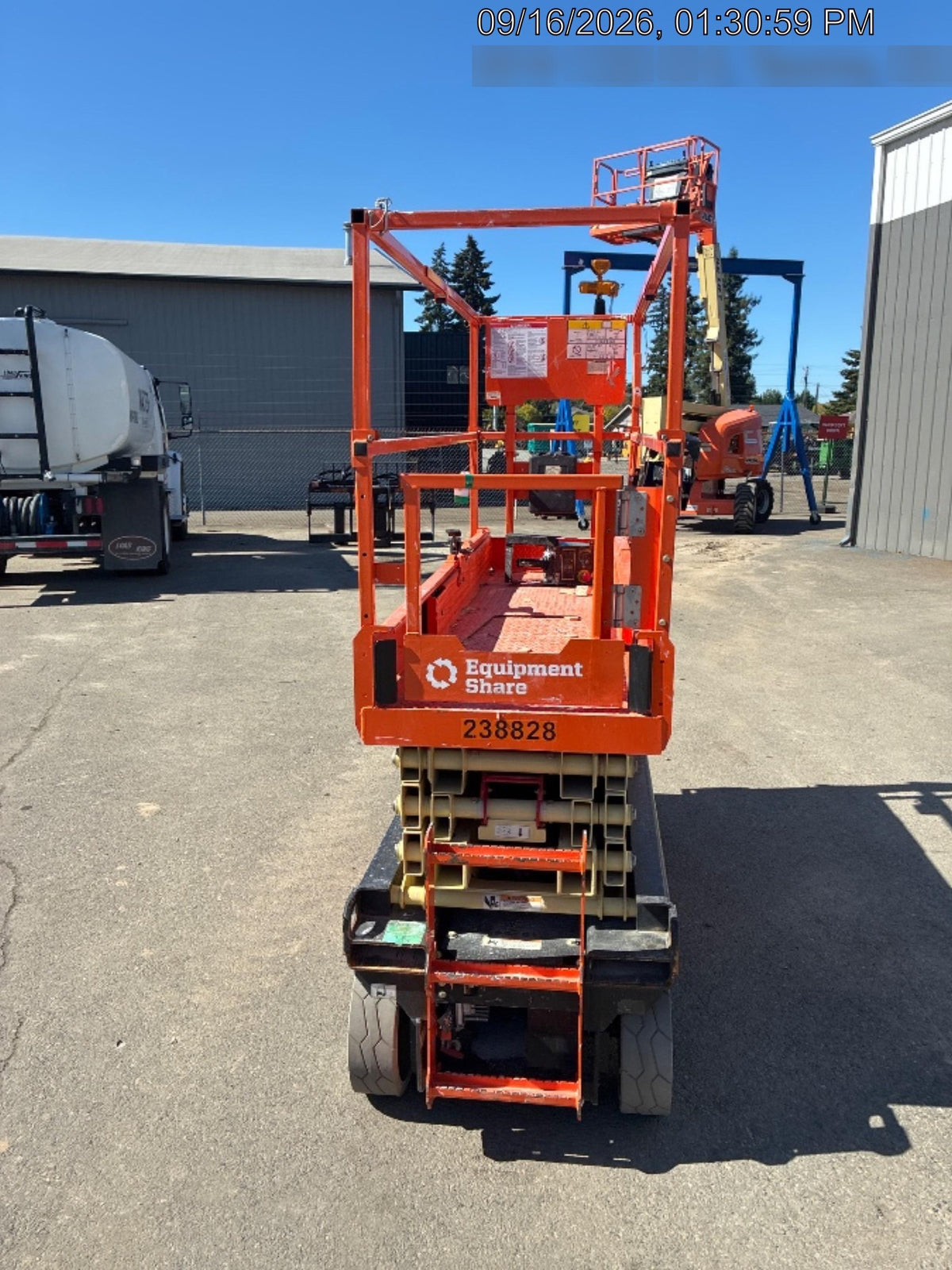 2022 JLG ES2632