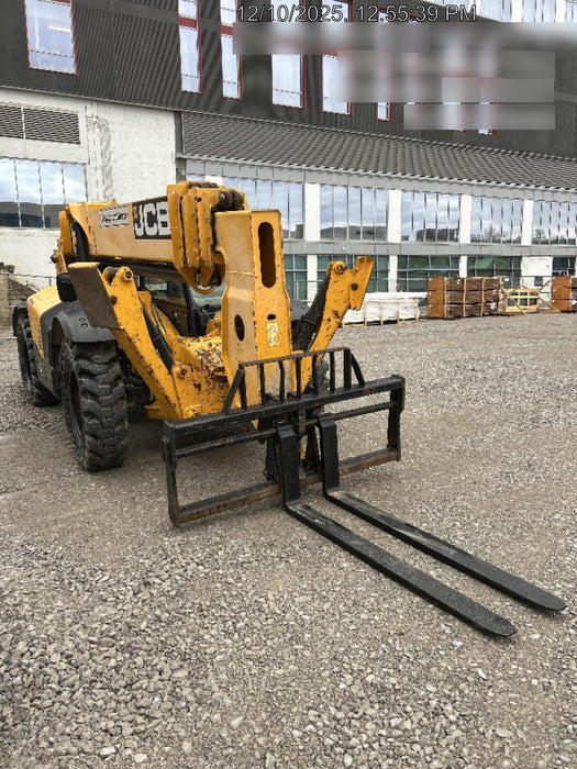 2019 JCB 512-56 Cab/Heat/Air, 109 HP, Solid Tires, STD Worklight, Beacon, Aux Hydraulics, Lifting Eye, Back up Alarm w/66" Carriage/60" Forks