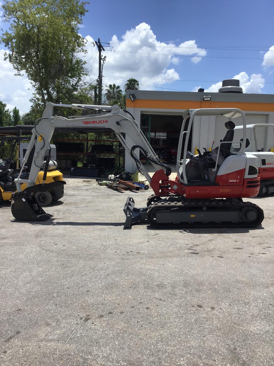 2020 TAKEUCHI TB250-2