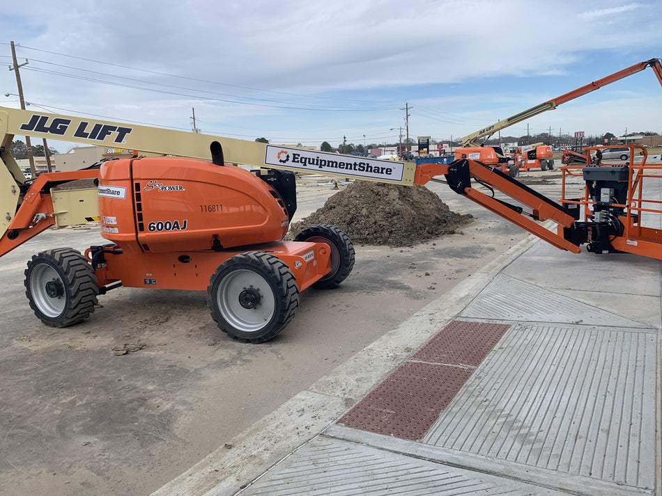 2021 JLG 600AJ