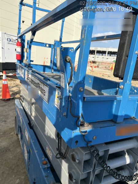 2019 Genie GS-2632 Folding rails with half height swing gate