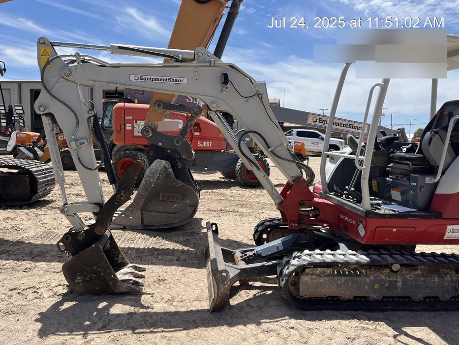 2021 TAKEUCHI TB235-2R