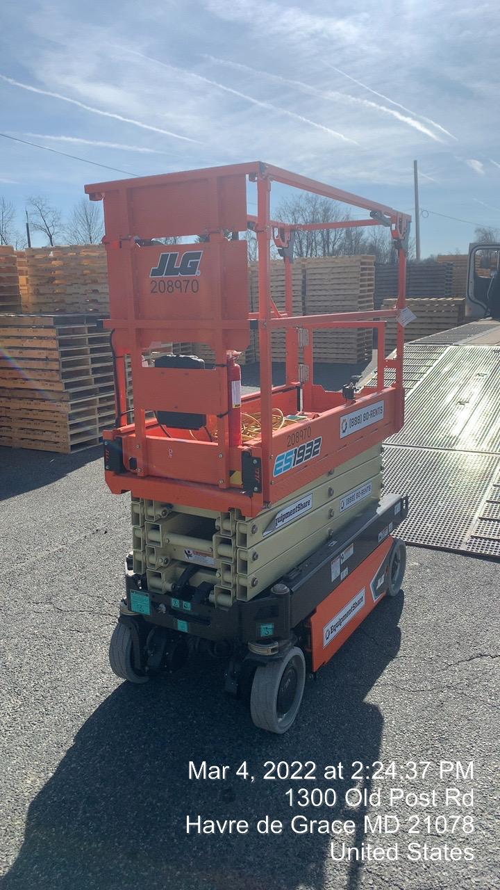 2022 JLG ES1932