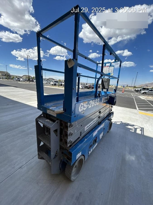 2020 Genie GS-2632 Solid NM Tires, Folding Rails with Half-Height Swing Gate, Beacon