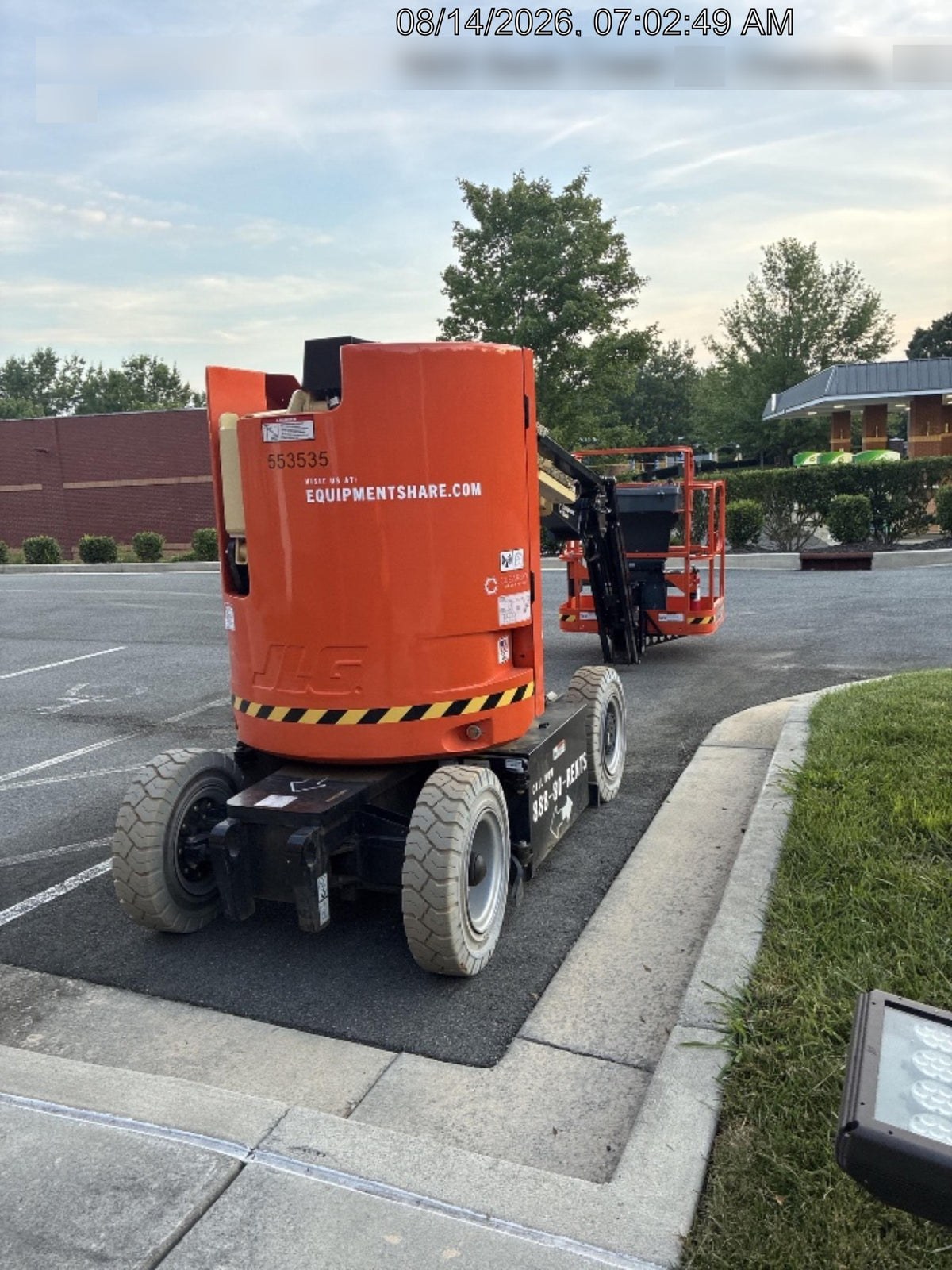 2025 JLG E300AJP