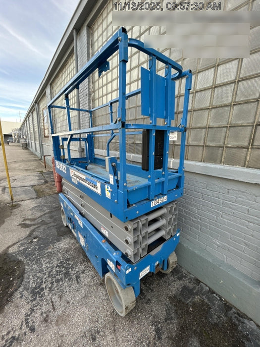 2020 Genie GS-2632 Solid NM Tires, Folding Rails with Half-Height Swing Gate, Beacon