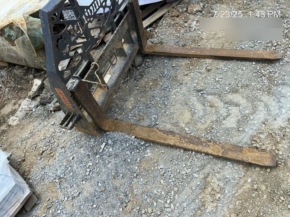 2021 PALADIN 48" Pallet Forks - Paladin