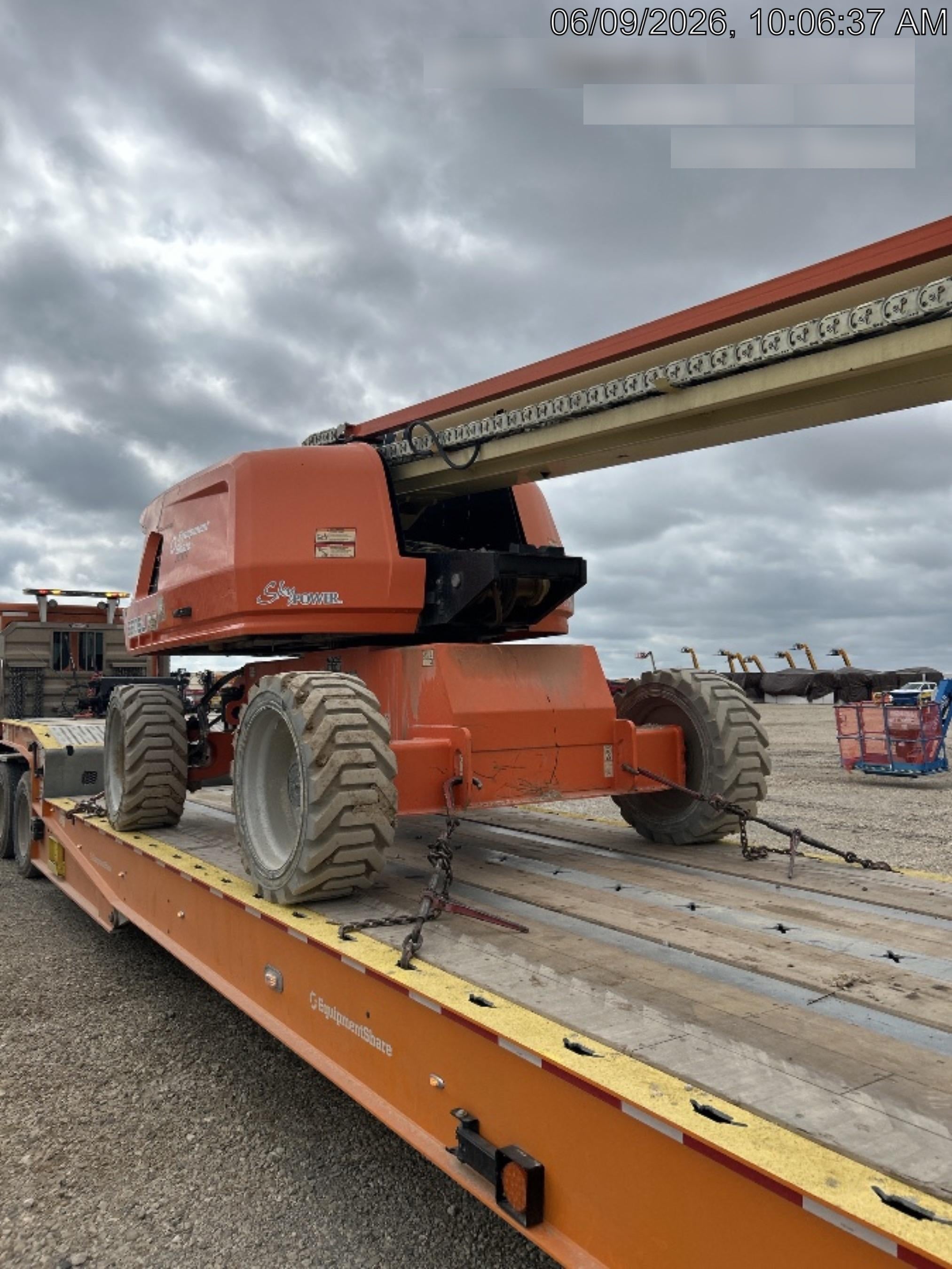 2022 JLG 660SJ