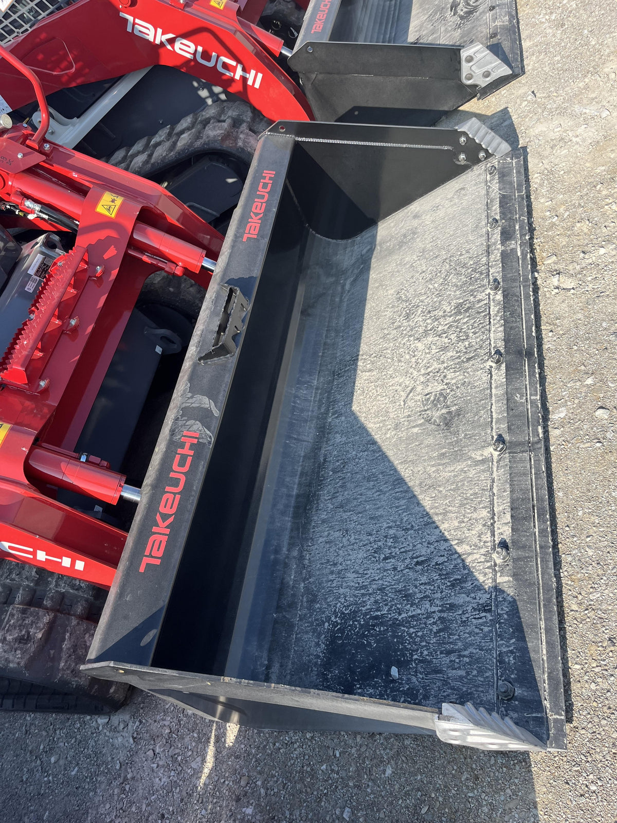 2025 TAKEUCHI 80" Smooth Bucket - Takeuchi