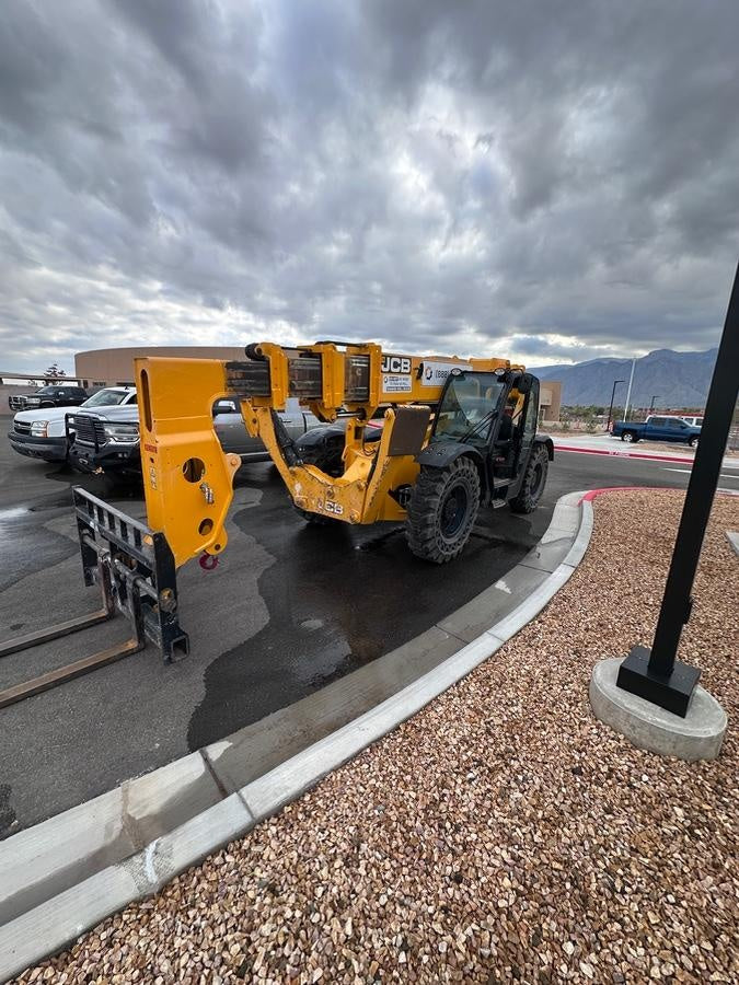 2021 JCB 512-56
