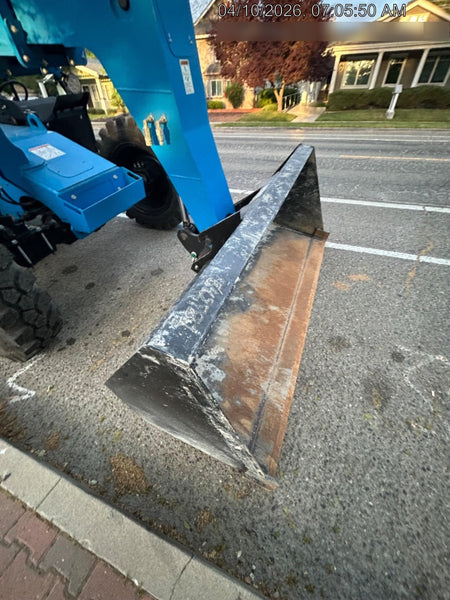 2025 JLG 1001100823