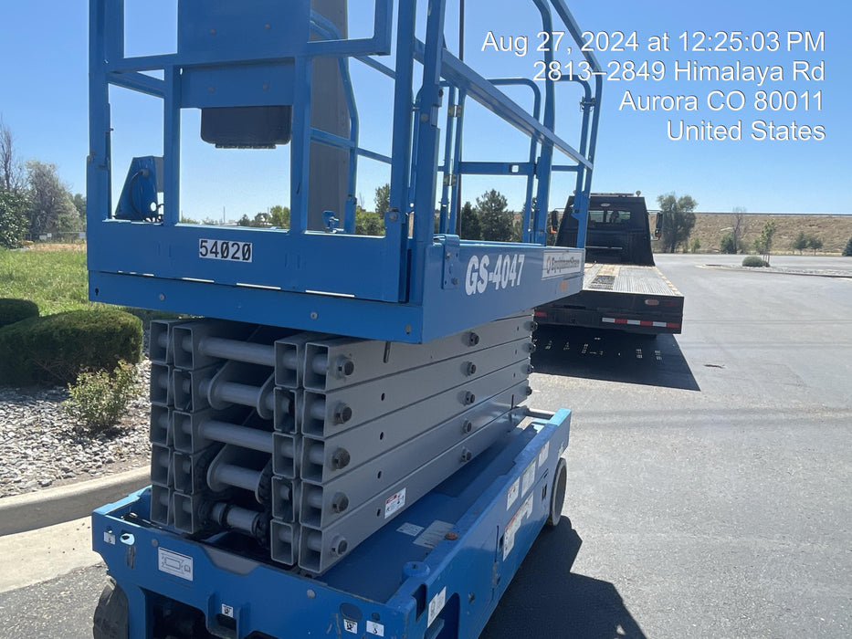 2019 Genie GS-4047 Folding rails with half height swing gate, 800W Inverter