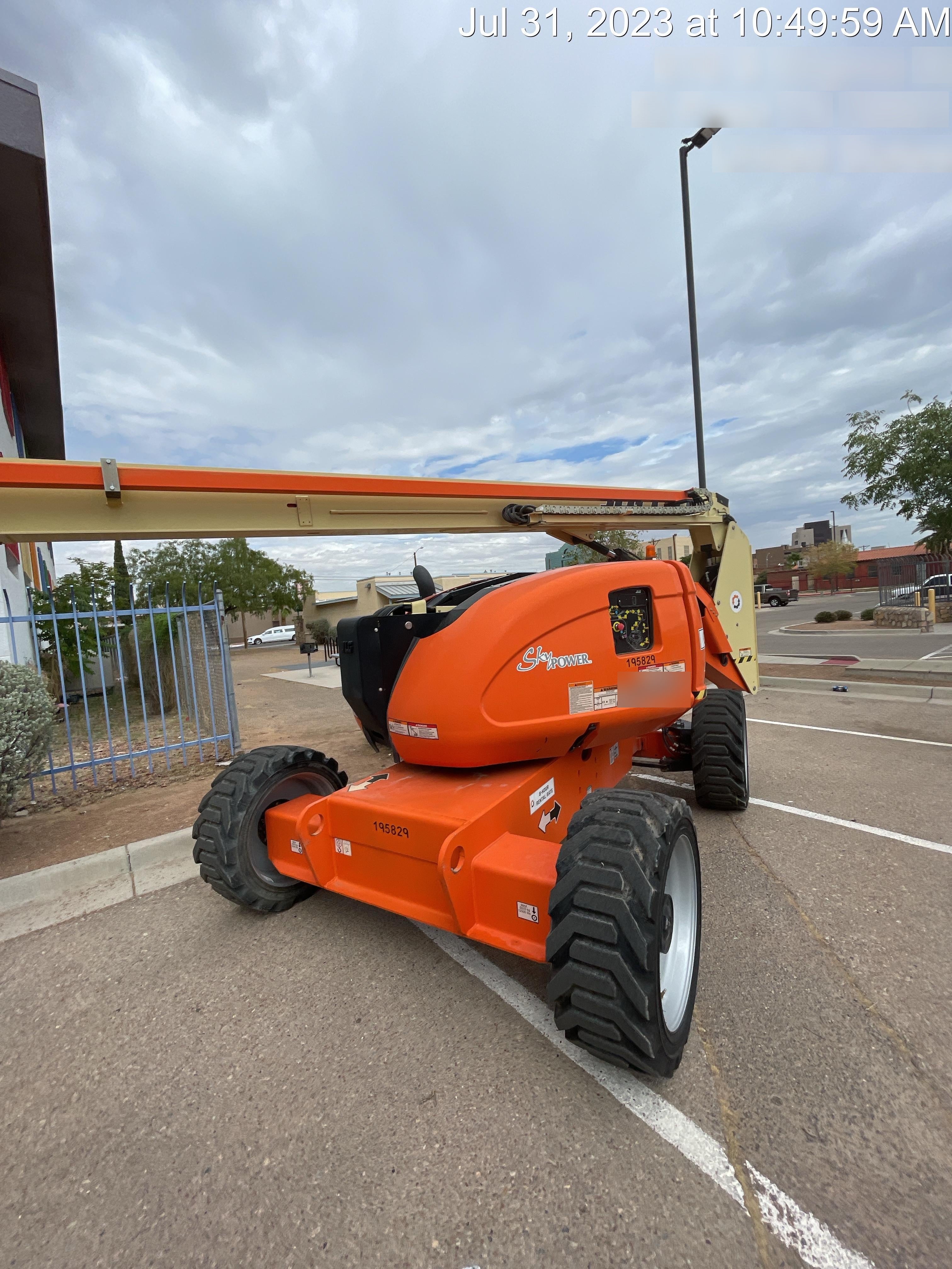 2021 JLG 600AJ