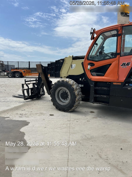 2022 JLG 1075