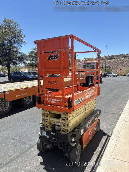2023 JLG ES1932