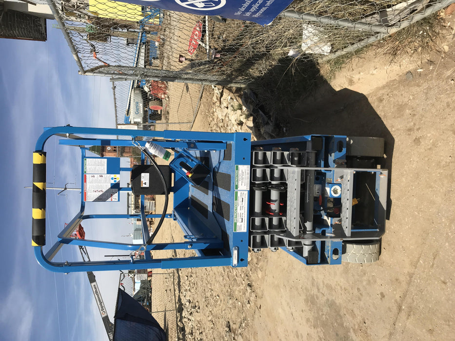 2019 Genie GS-1930 Fixed Rails with Chain Entry