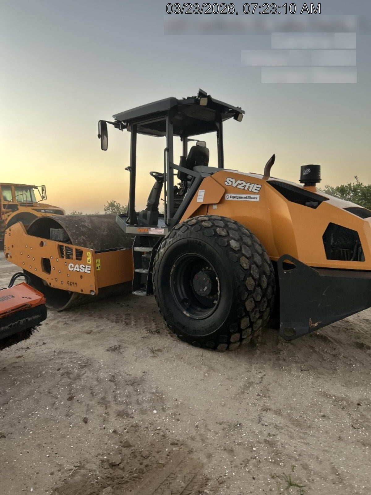 2021 CASE SV211E